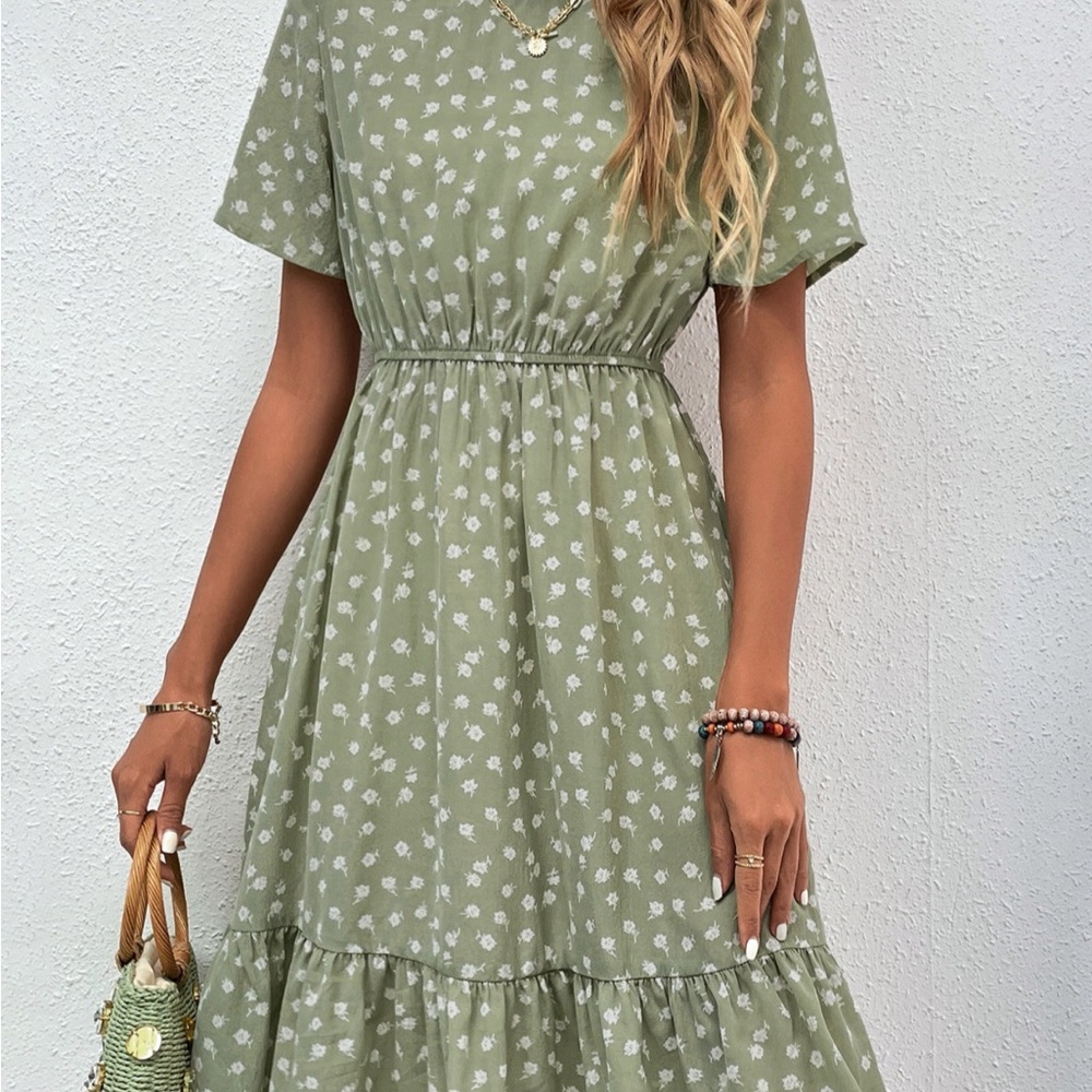 SHEIN VCAY Allover Floral Ruffle Hem Dress        Size: S     Color: Light Green